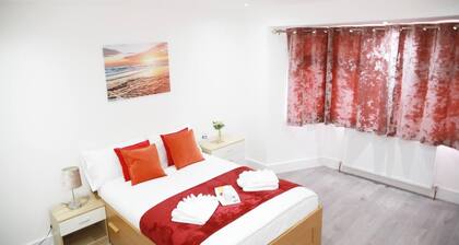 Deluxe 4-bed House Close2 Wembley Stadium