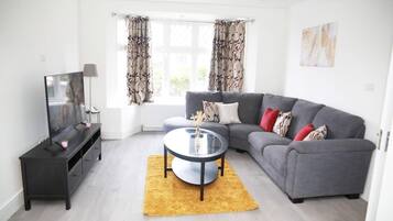 House | Living area | Flat-screen TV