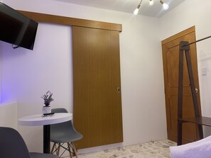 Standard 33 | 免费 WiFi