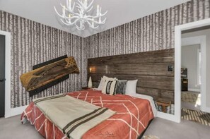 4 bedrooms, iron/ironing board, travel cot, WiFi