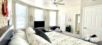 Completely remodeled efficiency unit one block from the Smithville square