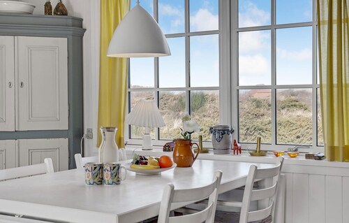 Awesome home in Fjerritslev with WiFi
