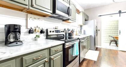 Modern and comfy home five minutes from downtown