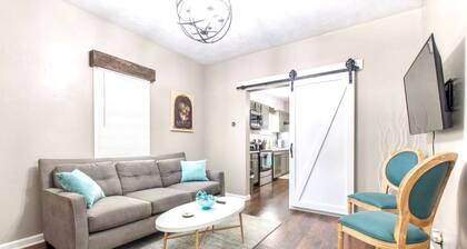 Modern and comfy home five minutes from downtown