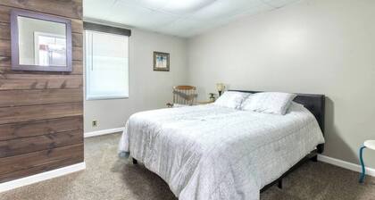 Modern and comfy home five minutes from downtown