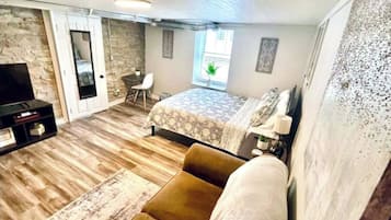 1 bedroom, desk, iron/ironing board, free WiFi