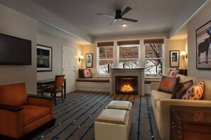 Smart TV, fireplace