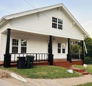 Exterior - Vibey home a few blocks from downtown Hannibal (Hannibal)