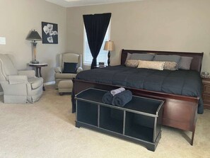 3 bedrooms, iron/ironing board, free WiFi, bed sheets - The Bird House has at least one ‘bird’ in each room. How many can you find? (Kansas City)