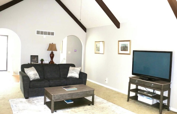 Smart TV, fireplace, offices