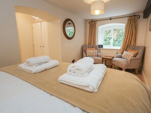 4 bedrooms, individually decorated, individually furnished, free WiFi