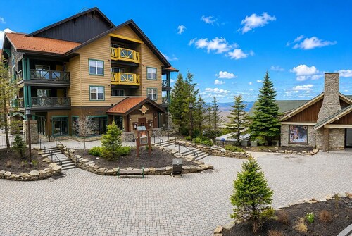 HH 110: Snowshoe Summer Escape | Bike Trails & Hot Tub Access