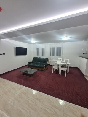 Living area - ForS Resort Family Room (Београд)