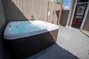 Baignoire à remous extérieure