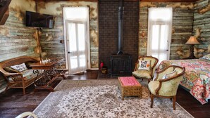 Unclassified image, 5 of 37, button - Charming Home 2 Min Drive to Beach + Outdoor Space/Covered Patio (Galveston)