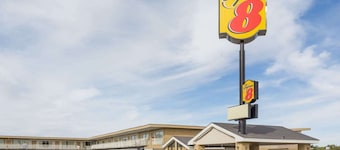 Super 8 by Wyndham Wells