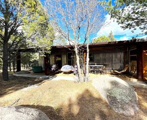 Outdoor dining - Mountain Zen (Alto)