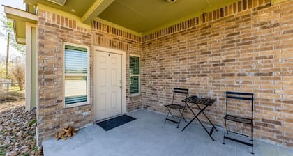 Hutto Casita 5 min from Kalahari Resorts & Dell Diamond!