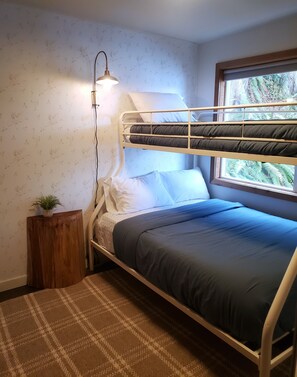 3 Schlafzimmer, Schreibtisch, Bügeleisen/Bügelbrett, kostenloses WLAN