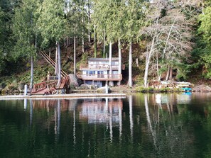 Exterior - *NEW* Lakefront Cabin with Boat Dock (Bellingham)
