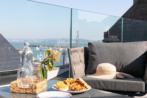 The Sail Loft Suite - Sea View - Private patio