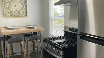Fridge, oven, stovetop