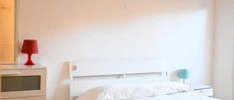 1 habitación y ropa de cama