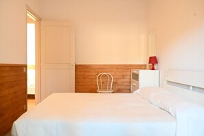 1 bedroom, bed sheets - N205 - Numana, delightful two-room apartment with garden (Numana)