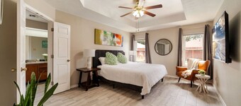 Howdy Holiday: Blissful Pool Retreat