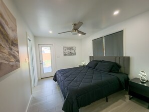 3 bedrooms, iron/ironing board, free WiFi, bed sheets - Cozy modern house - Near SXSW and other events (Austin)