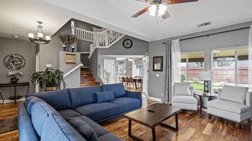 Smart-TV, videospill og DVD-spiller