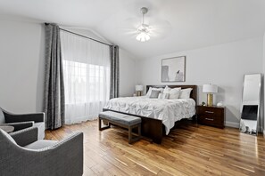 4 bedrooms, iron/ironing board, free WiFi, bed sheets - 4BR 3BA EVCharger! King Bed! Long StaysWelcomed (Fresno)