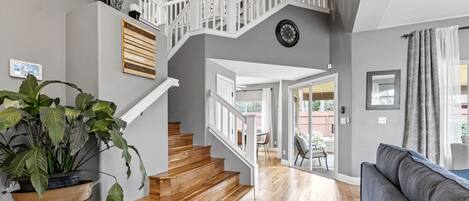 智能电视、电子游戏、DVD 播放器