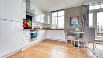 Apartemen, Beberapa Tempat Tidur | Dapur pribadi | Lemari es, microwave, oven, dan kompor