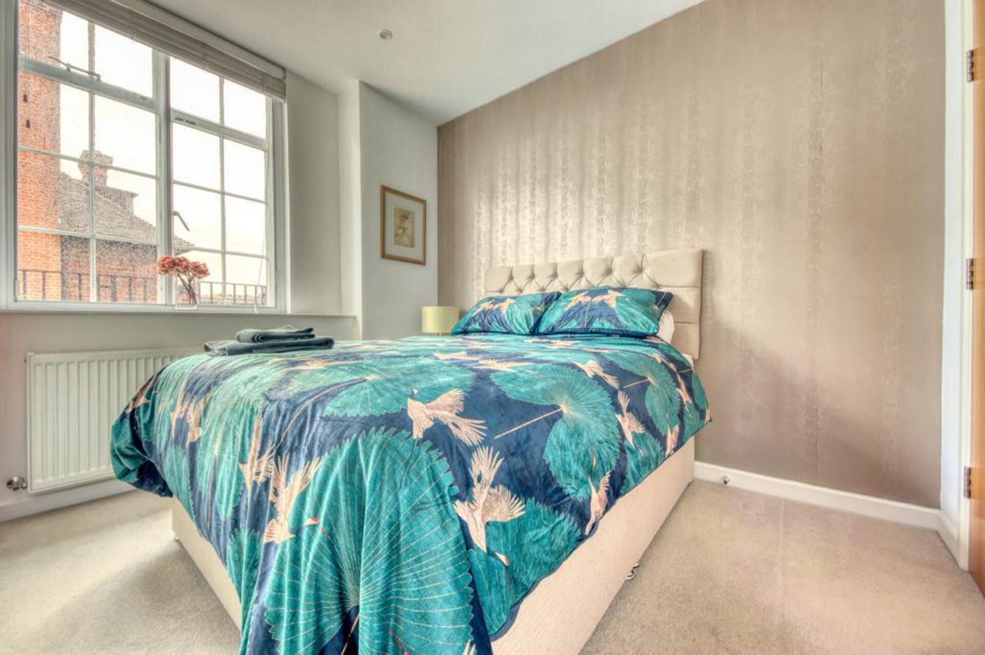 2 bedrooms, soundproofing, free WiFi, bed sheets