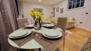 Apartment, Multiple Beds | Dining