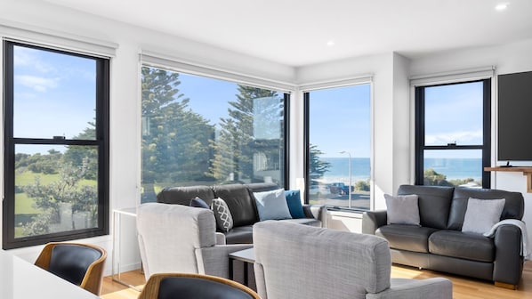 Smart TV, DVD player, offices