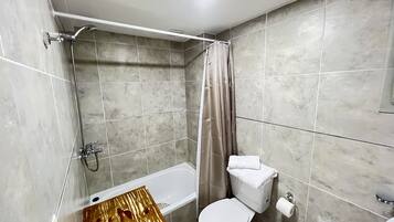 Apartment | Bathroom