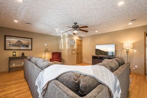 Apartment, Multiple Beds, Fireplace, Garden View | 3 bedrooms, individually decorated, individually furnished, free WiFi