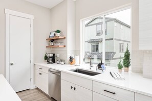 Fridge, microwave, oven, stovetop - Sunny, modern home to work & play near Olde Town (Arvada)