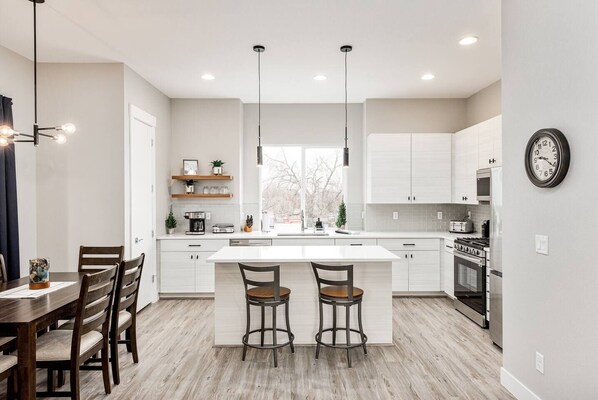 Fridge, microwave, oven, stovetop - Sunny, modern home to work & play near Olde Town (Arvada)