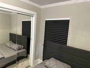 Room - A restful getaway home -- 5 mins away from Notre Dame (South Bend)
