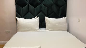 Standard Single Room | Individually decorated, individually furnished, desk, laptop workspace