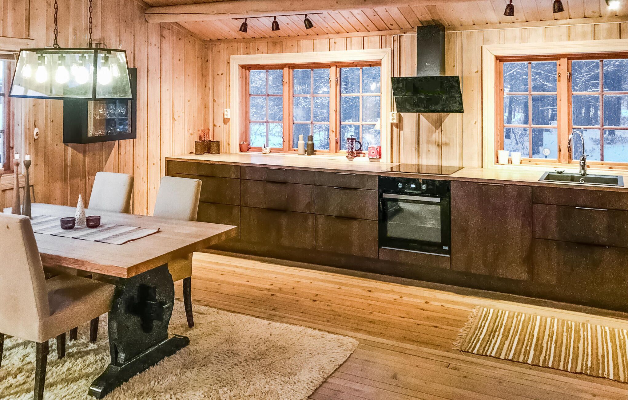 Kjøleskap og oppvaskmaskin