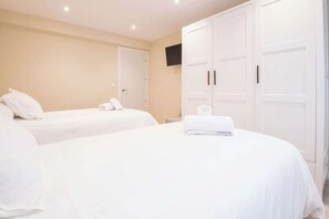 2 bedrooms, WiFi, bed sheets