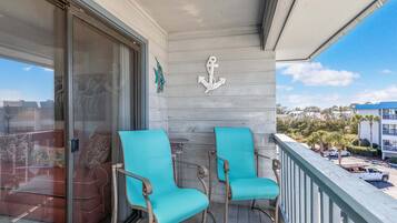 Condo, 1 Queen Bed with Sofa bed, Balcony, Beach View | Property grounds