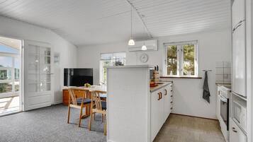 Réfrigérateur, plaque de cuisson, cafetiÚre/bouilloire