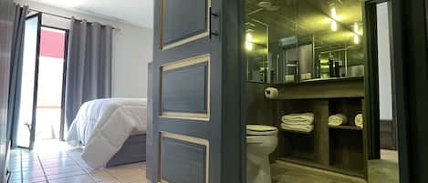 Premium bedding, down comforters, minibar, desk