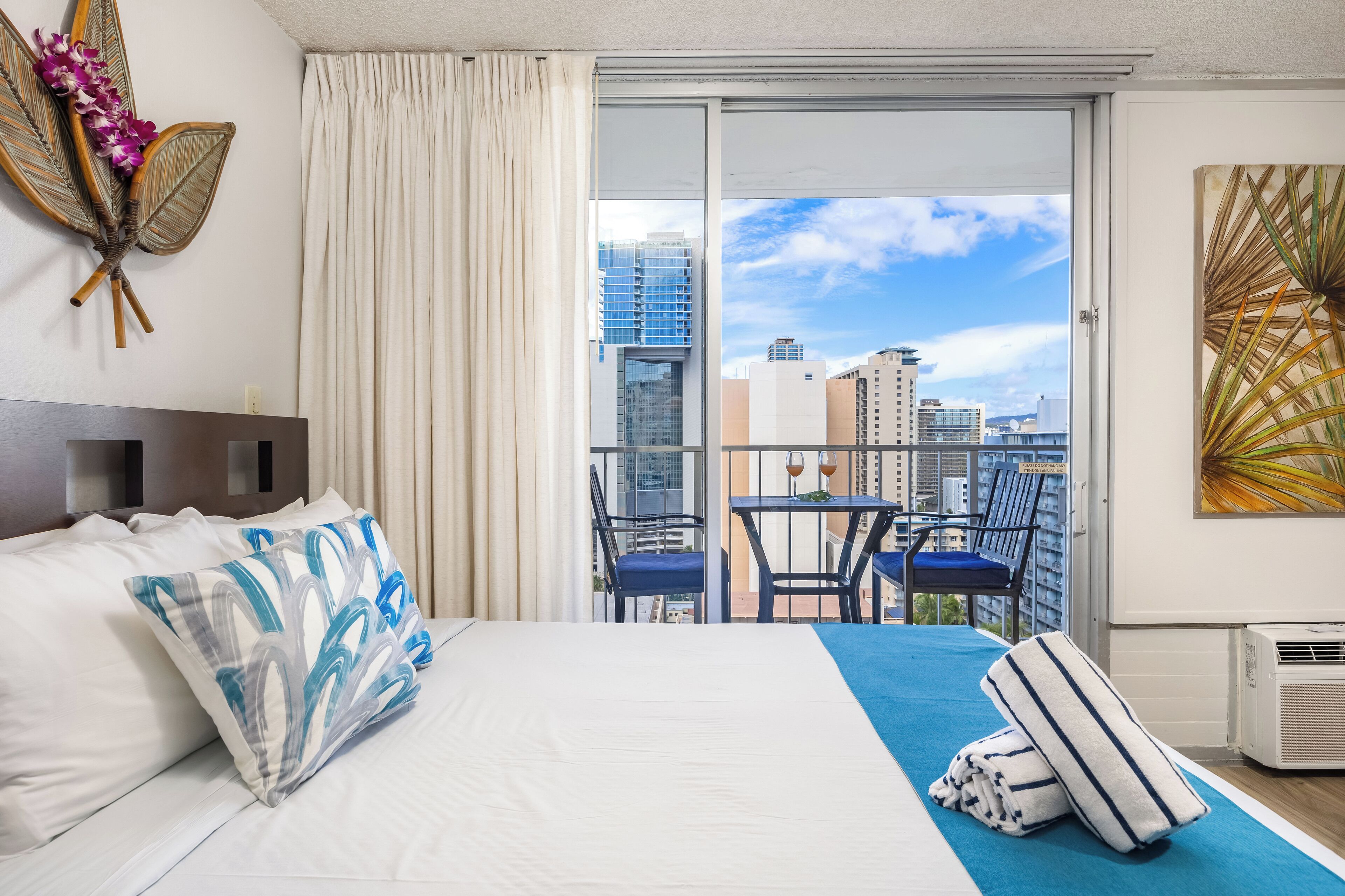 مكواة/لوح كي وواي فاي مجانًا وملاءات أسرّة