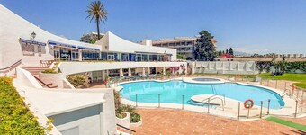 Amazing apartment in Estepona with WiFi